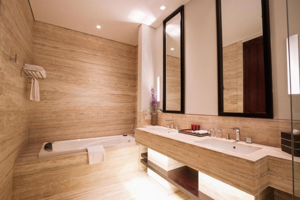 Bumi Segah Hotel Tanjung Redep Экстерьер фото